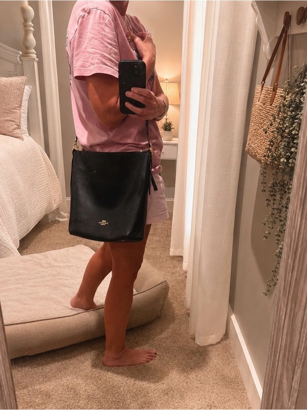 Coach Black Leather Shoulder Bag with Gold Hardware - Picture 4 of 6